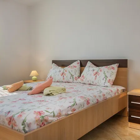 Ferienhaus Mary Ližnjan